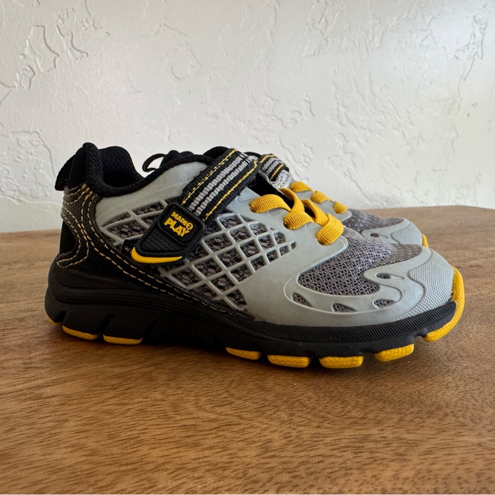 Toddler Size 6 Stride Rite Sneakers